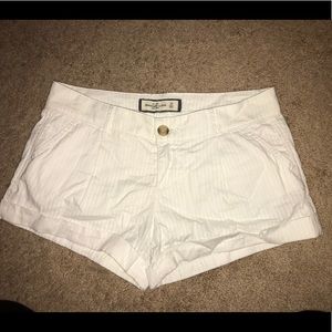 A&F white lined Shorts